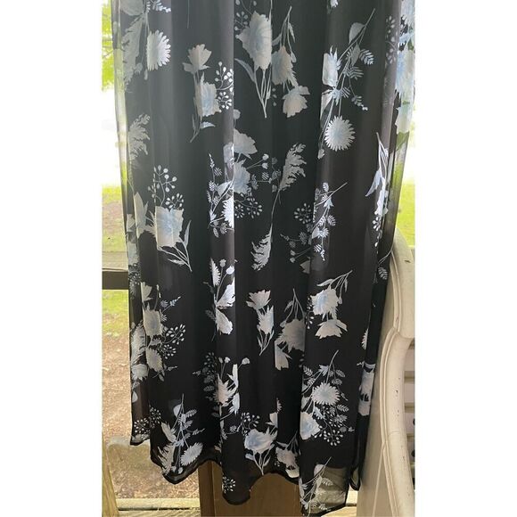 Torrid Black & Blue Floral Maxi Chiffon Pleated Dress Sz 00 M/L 10 - Picture 5 of 10